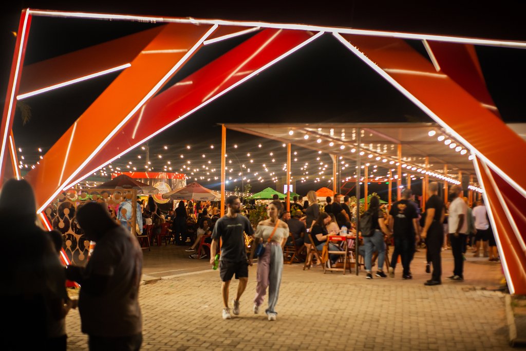 Cadoz promove 1º Festival do Chopp com apresentação da banda San Marino em Santa Maria