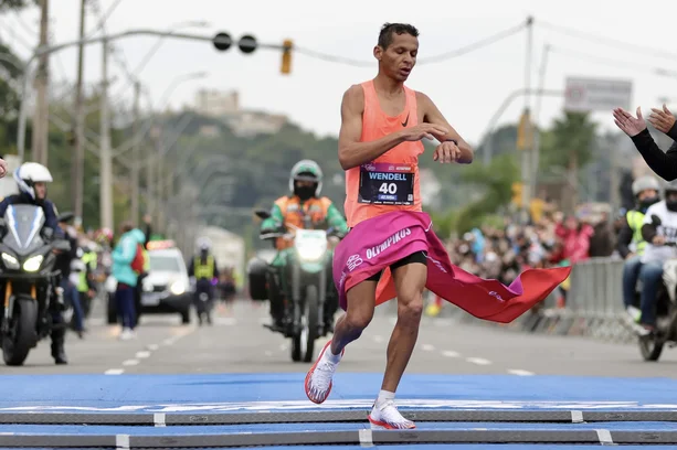 Maratona de Porto Alegre 2025 tem vitória brasileira e morte de jovem atleta
