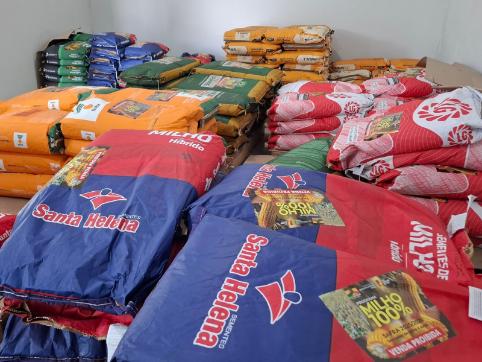 Herval inicia entregas do Programa Estadual Milho 100% para agricultores familiares