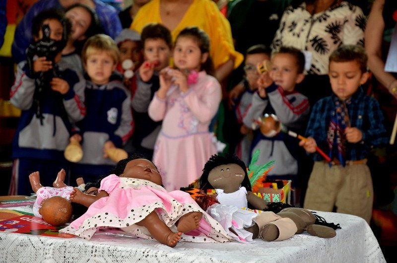 Primeira Mala Antirracista para Educação Infantil chega à rede municipal