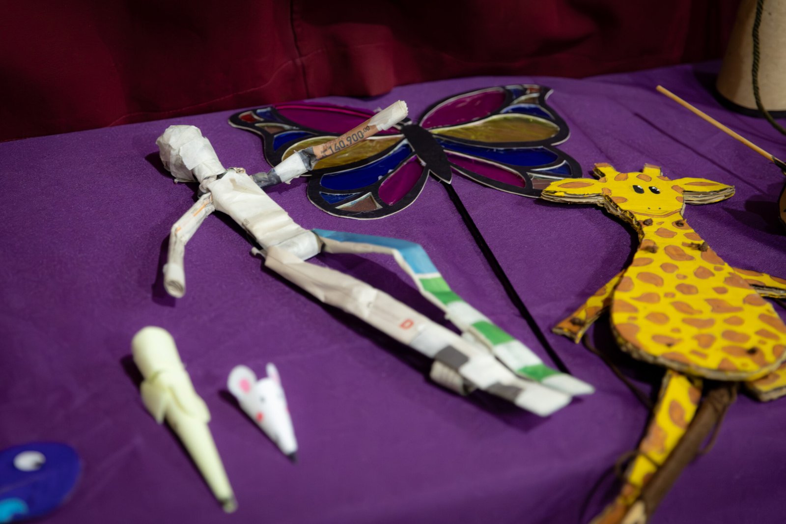 Teatro e educação: coletivo ensina o teatro de formas animadas para estudantes e professores