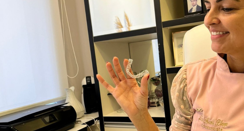 Aparelhos invisíveis: alinhando o sorriso com tecnologia