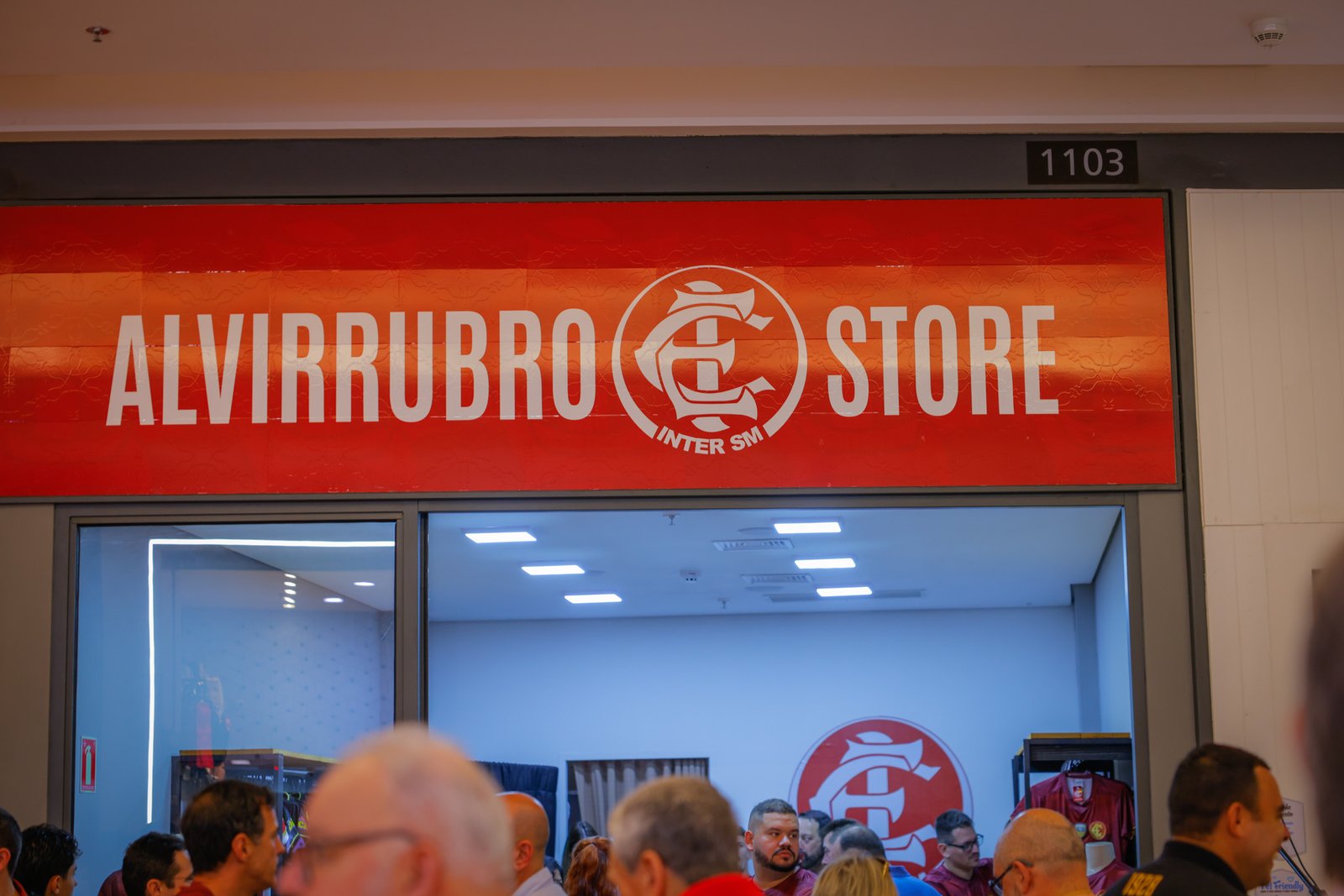 Inter-SM inaugura a “Alvirrubro Store” no Shopping Praça Nova