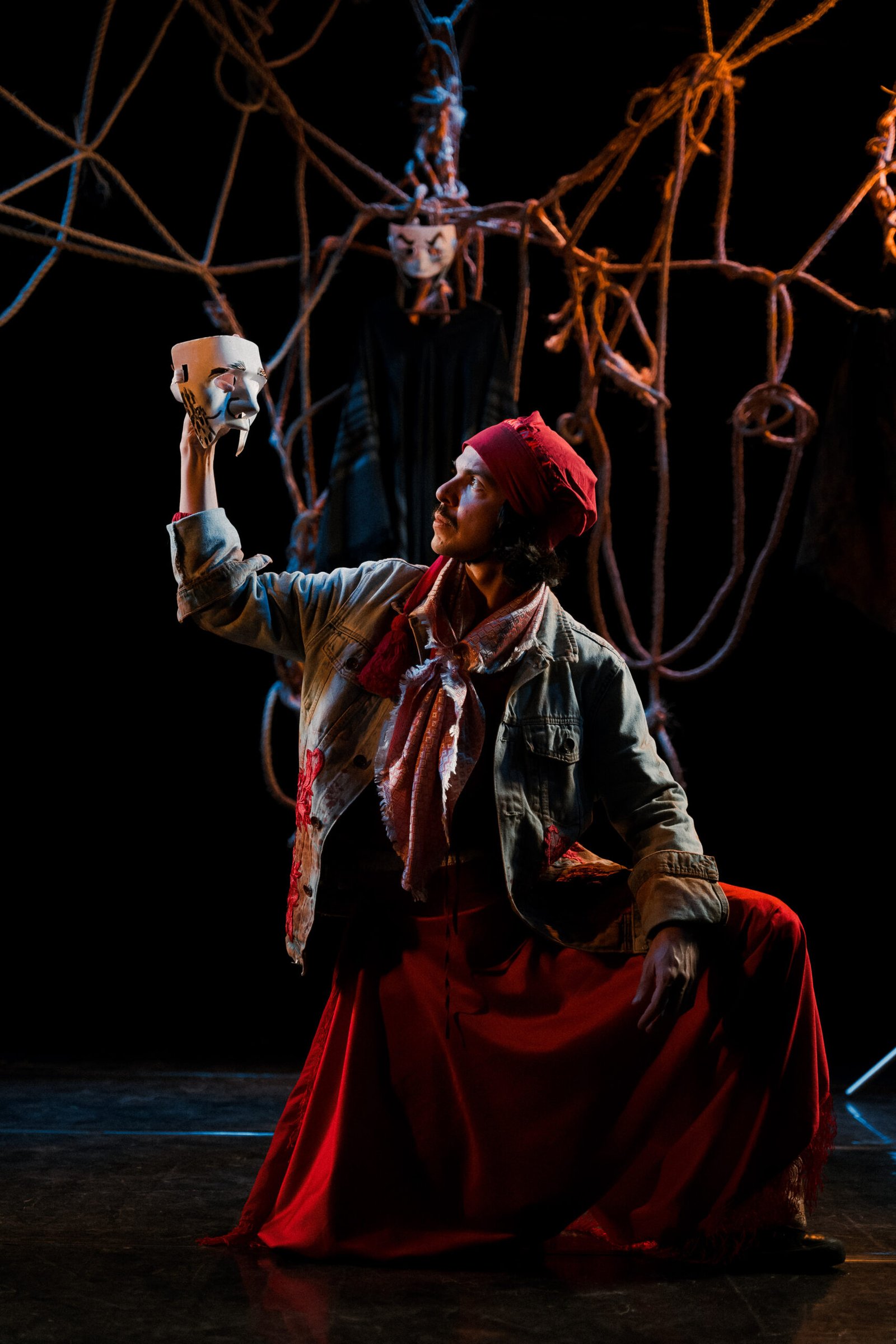 Espetáculo “Não é hora de apontar culpados” ganha versão inédita em Libras