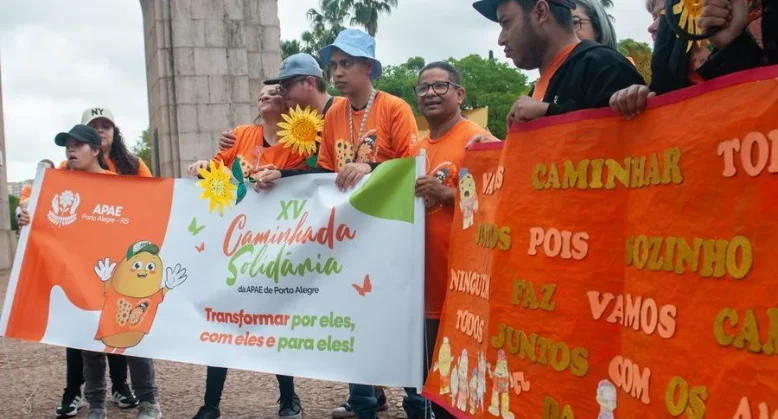 Alegria e inclusão tomam conta da Redenção na 15ª Caminhada Solidária da APAE