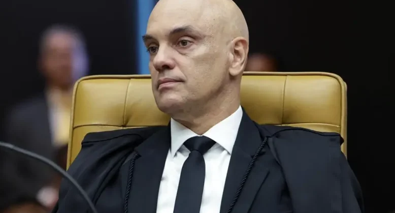 Moraes vota por condenar Bolsonaro e mais sete réus em julgamento sobre tentativa de golpe